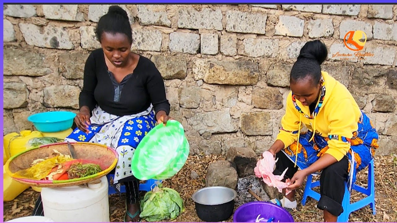 Cooking for my Family in the Village  😍/ Luciana Creative 