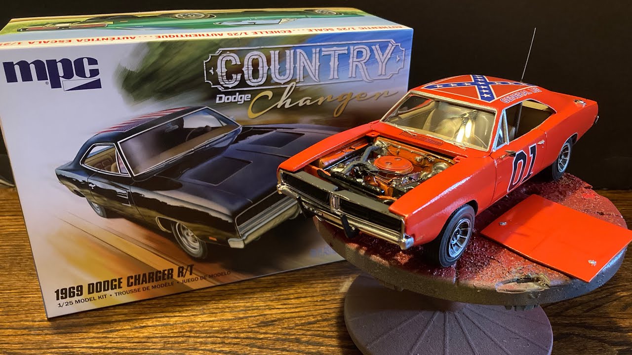 The Dukes of Hazzard General Lee final. 1/25 MPC Country Dodge Charger kit