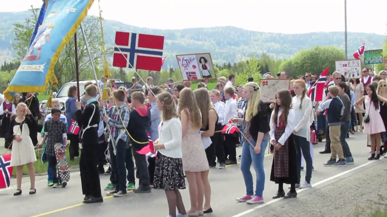 17. Mai toget i Hurdal 2014