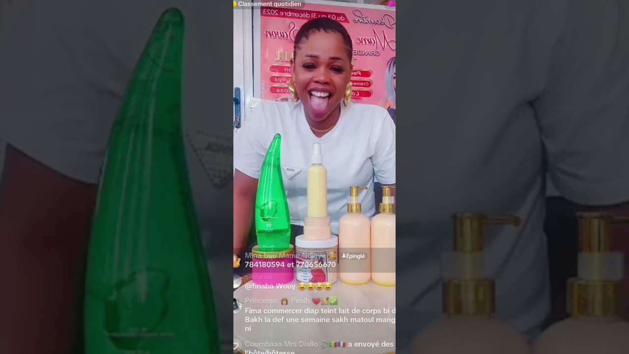 En live mame ndiaye savon reçoit des cadeaux pour son anniversaire...mame fait une promo pour wa ...