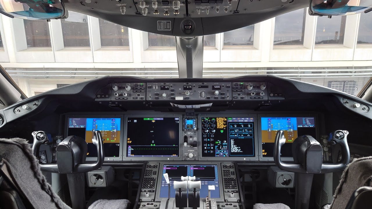 Where are the Circuit Breakers on B787 Flight Decks?