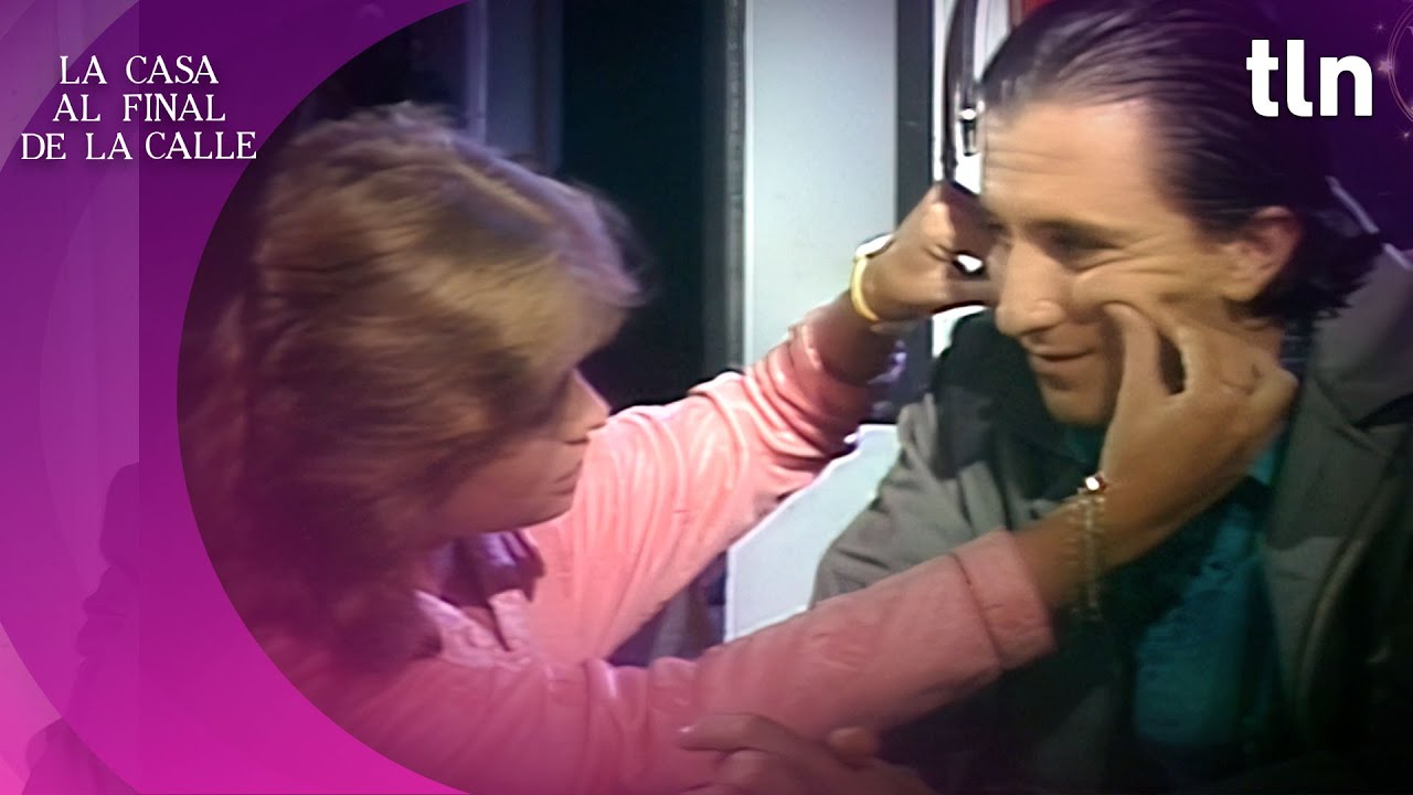 Claudio explota de celos al sentir a Bronski cerca de Teresa | La Casa al Final | Capítulo 49
