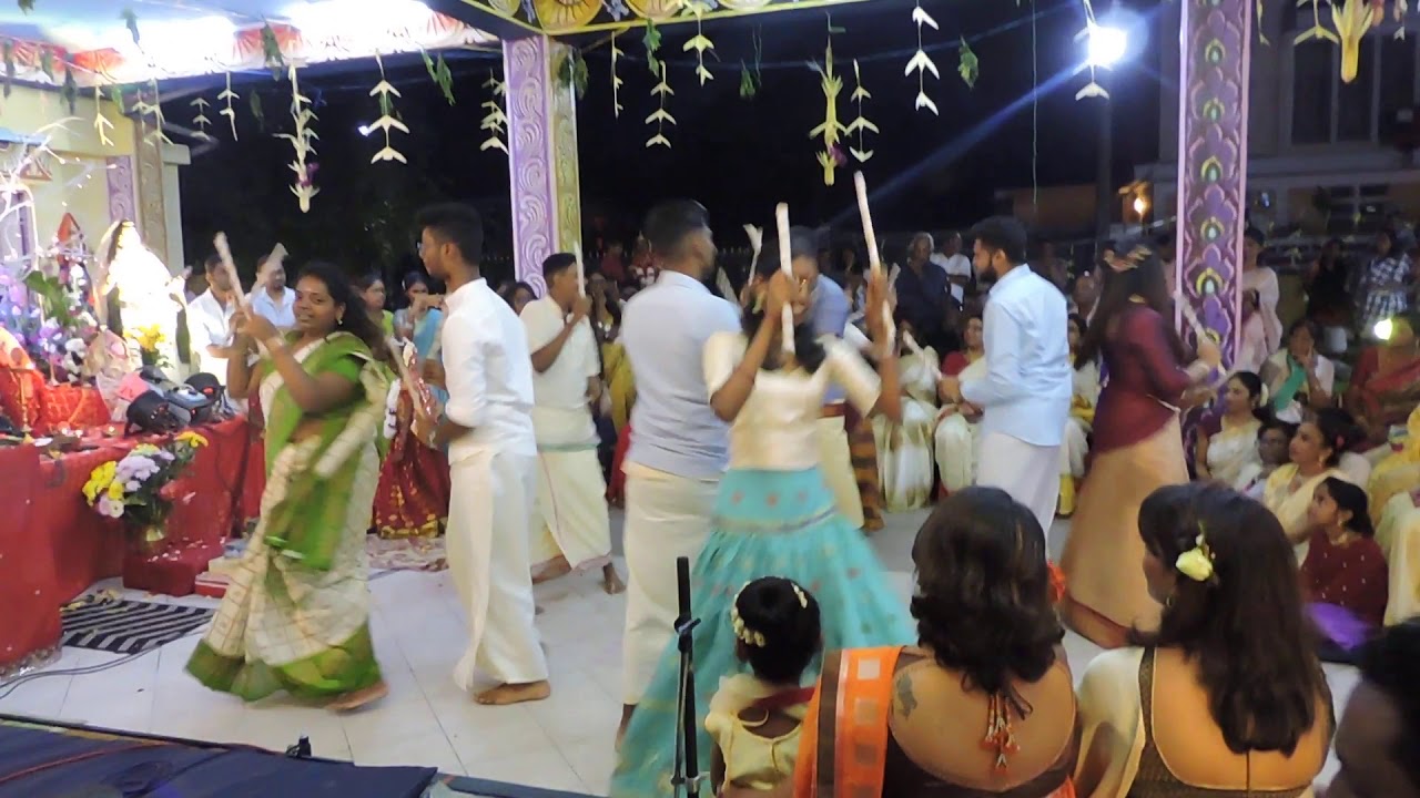 Kolattam and Kummi dance by Mont Roches Mariamman Youth Team