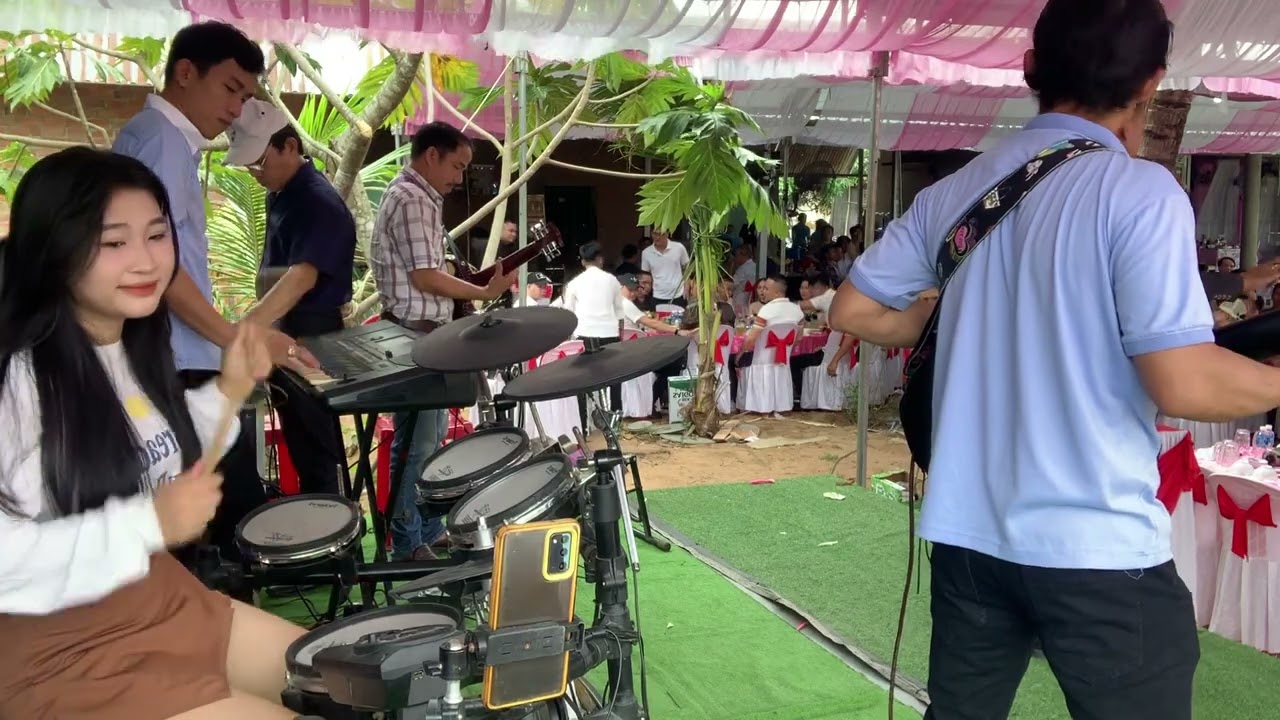 Ca Khúc Rock Quá Là Xung Luôn, Nghe Cực Chất / NiNi Drum Cover