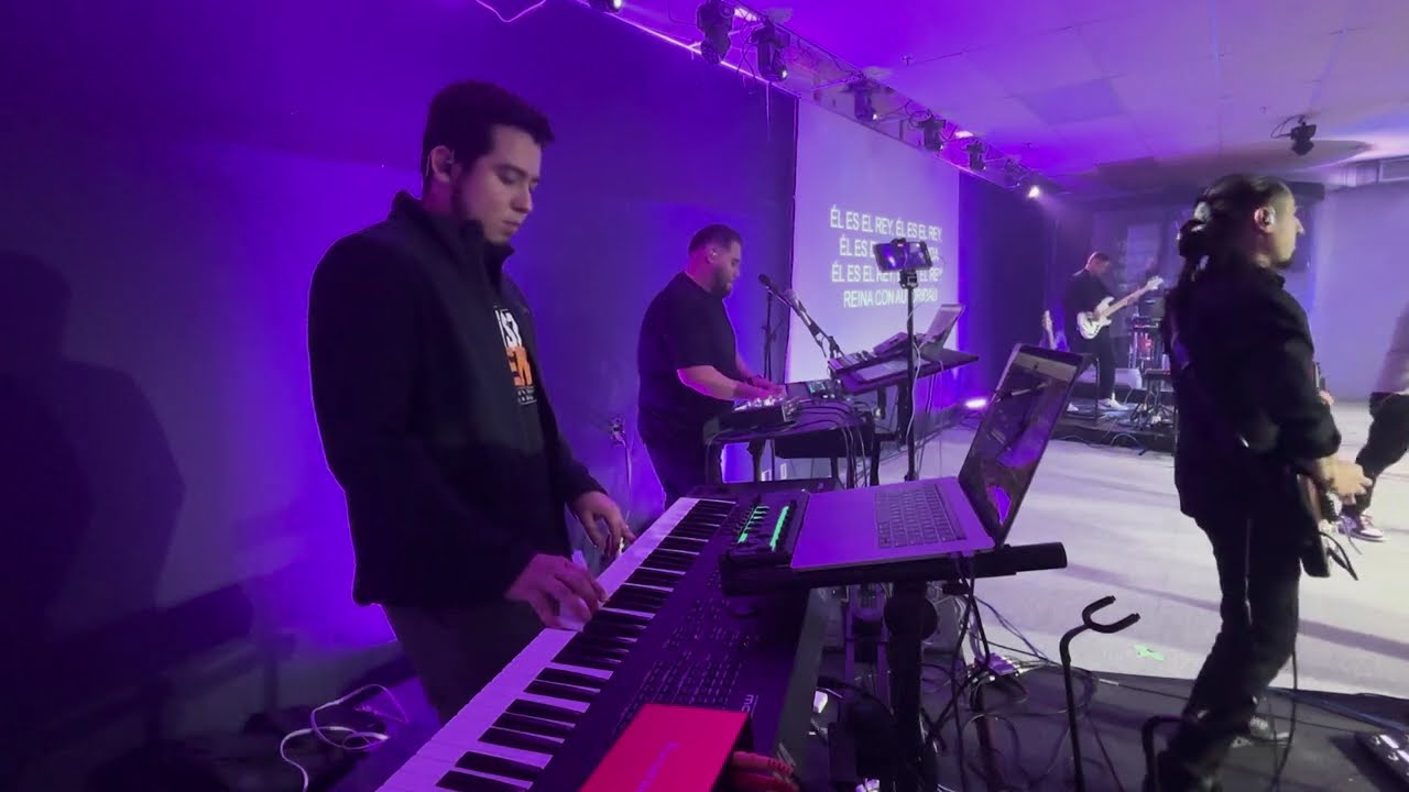 Volviendo a los 90 - Él es el Rey REMIX | Danilo Montero | E3Worship Night