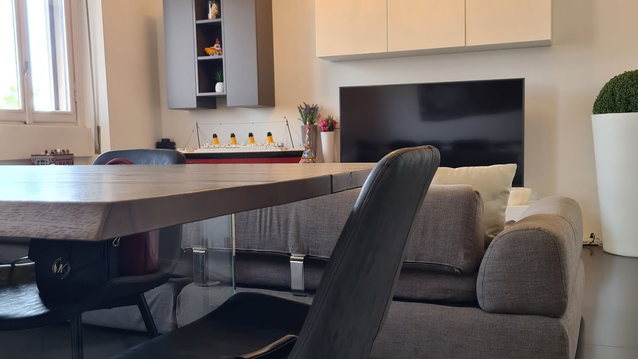 HOMETOUR: Eleganza storica e design contemporaneo a Palazzo Devoti, Pavia.
