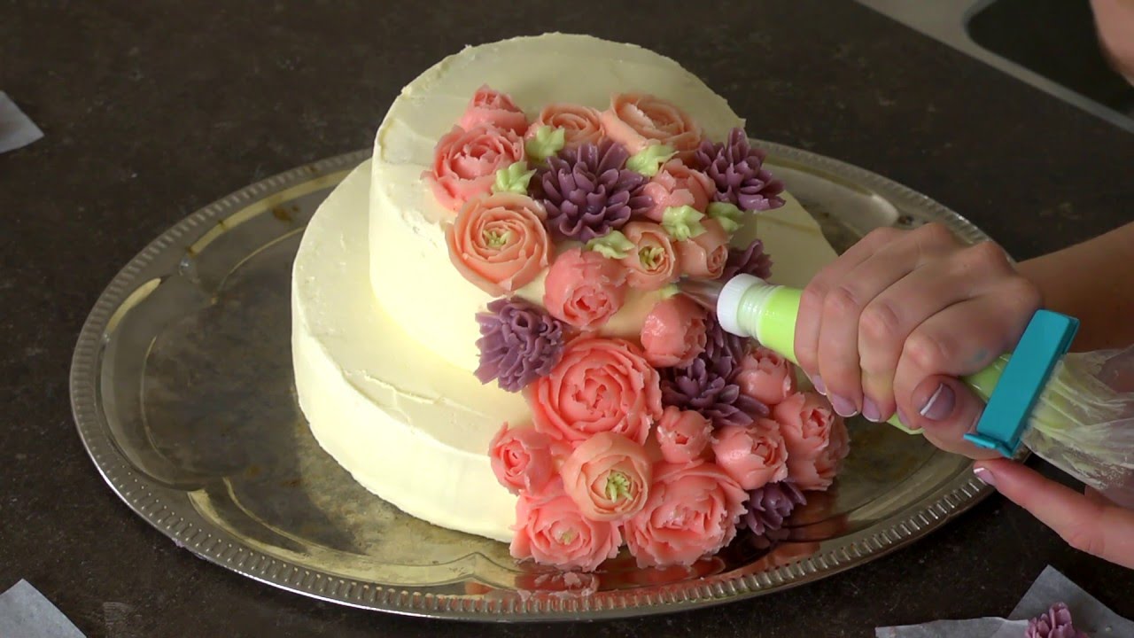 Sådan laver du: Smukke blomster af smørcreme | Liv Martine