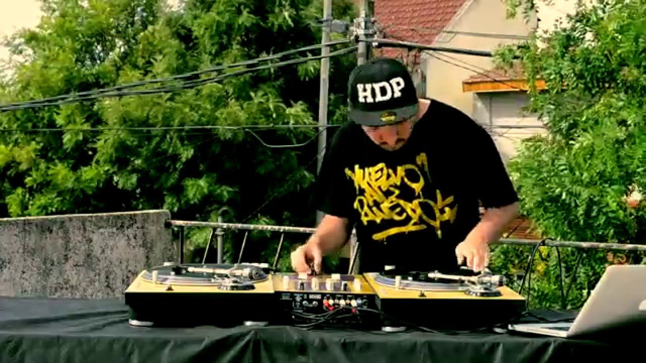 Deejay Akrylik The King Is Back