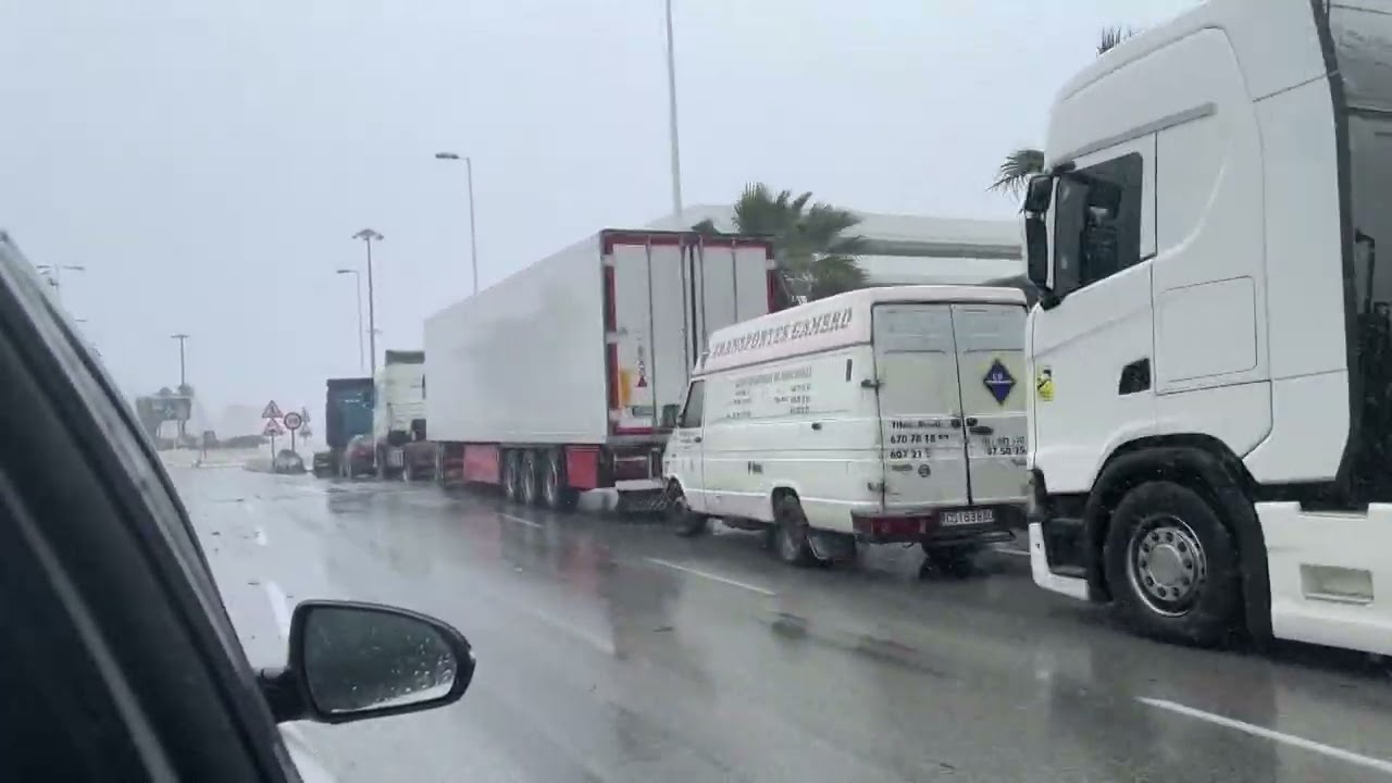 El puerto de Algeciras vuelve a autorizar  el acceso de camiones al recinto portuario