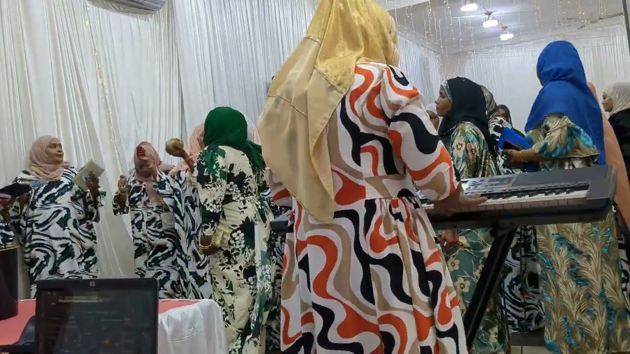 HOLINI KUMENOGA SANA (Live performance_+255 623 644 831)