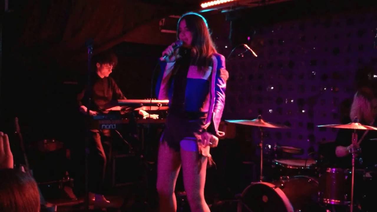 DUA LIPA 