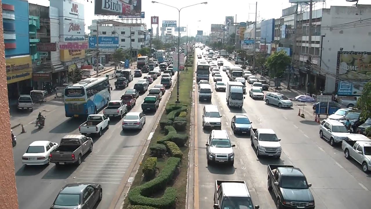 THAILAND : Mittraphap Road in Nakhon Ratchasima