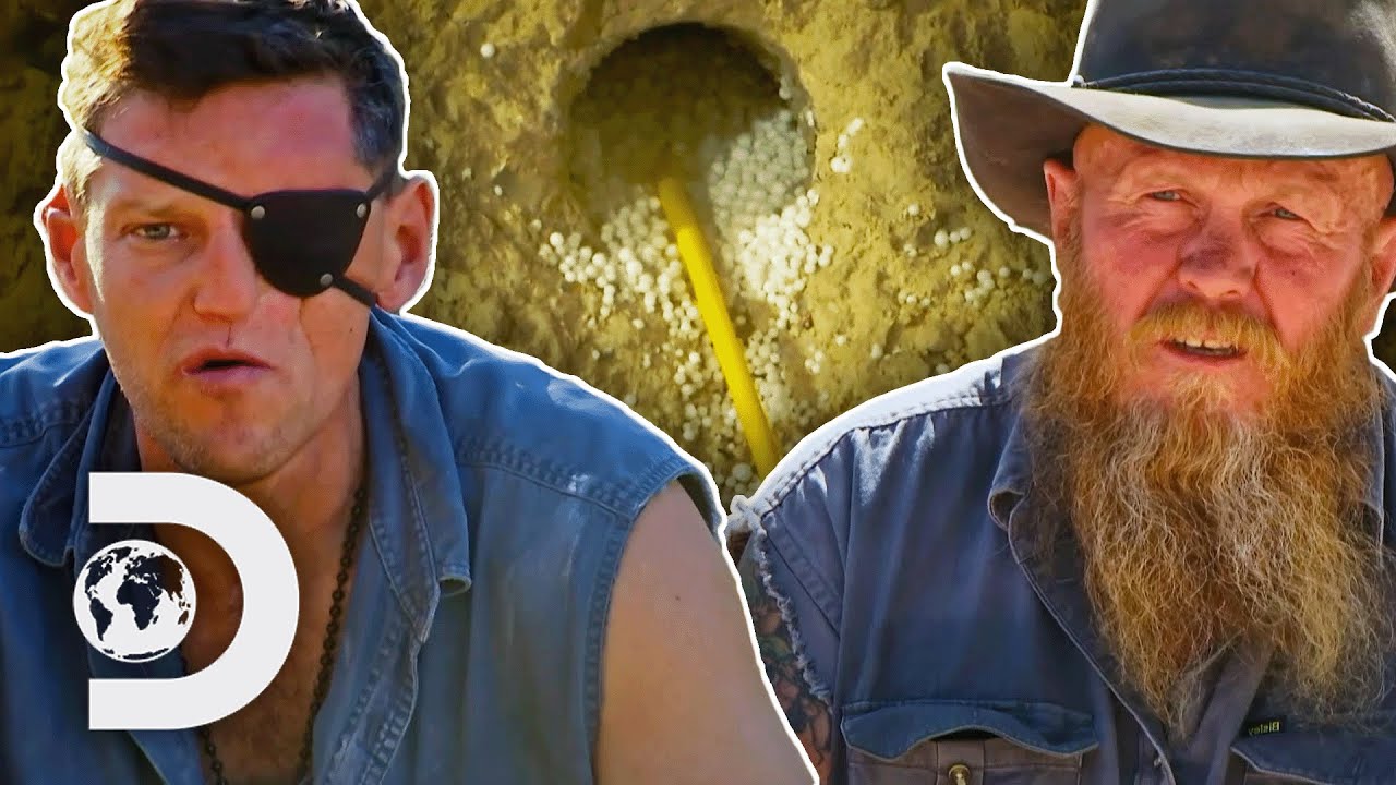 Bushmen Use EXPLOSIVES To Blast Impenetrable Rock | Outback Opal Hunters