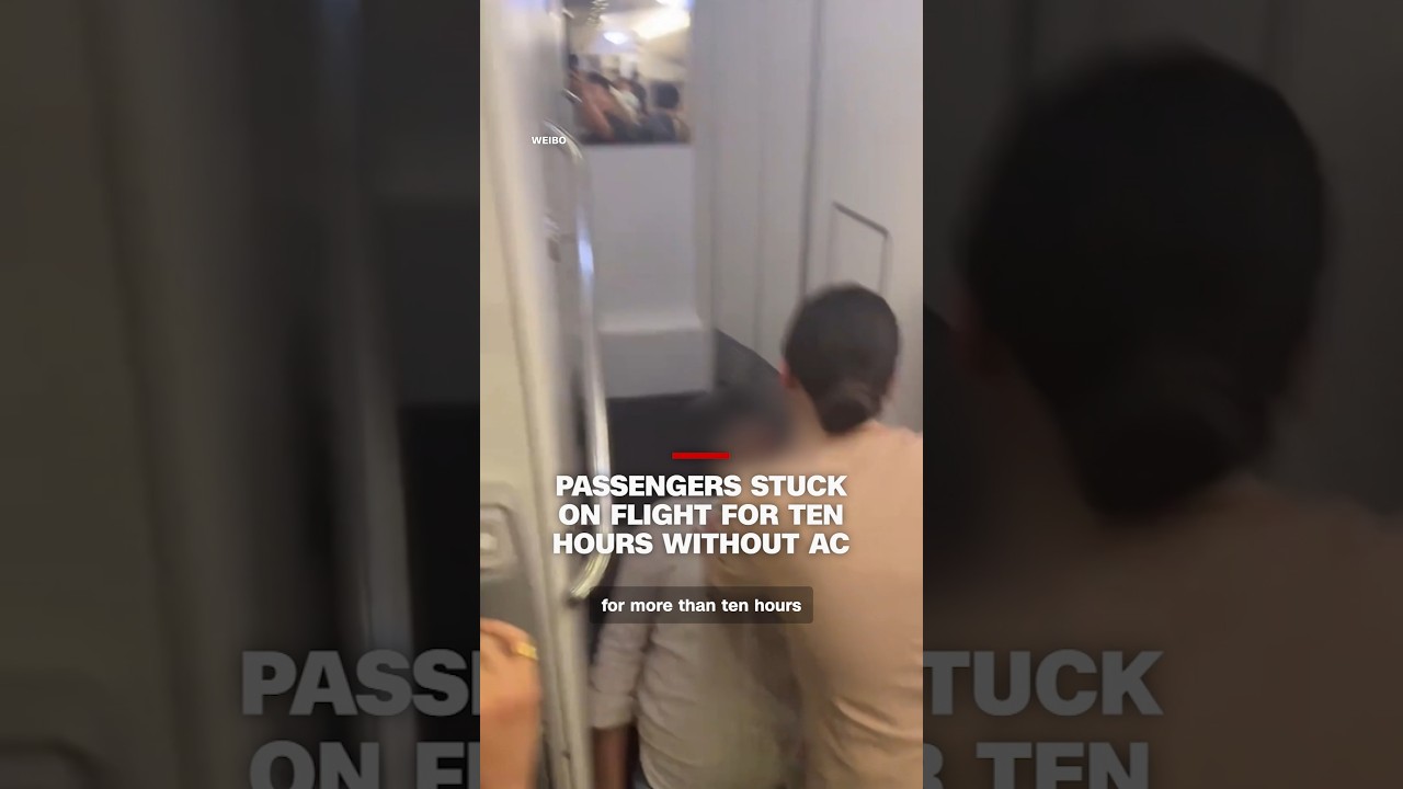 Passengers stuck on flight for ten hours without AC