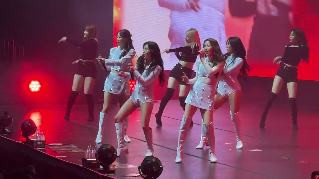 17 Egotistic + gogobebe (MAMAMOO MyCon Chicago)