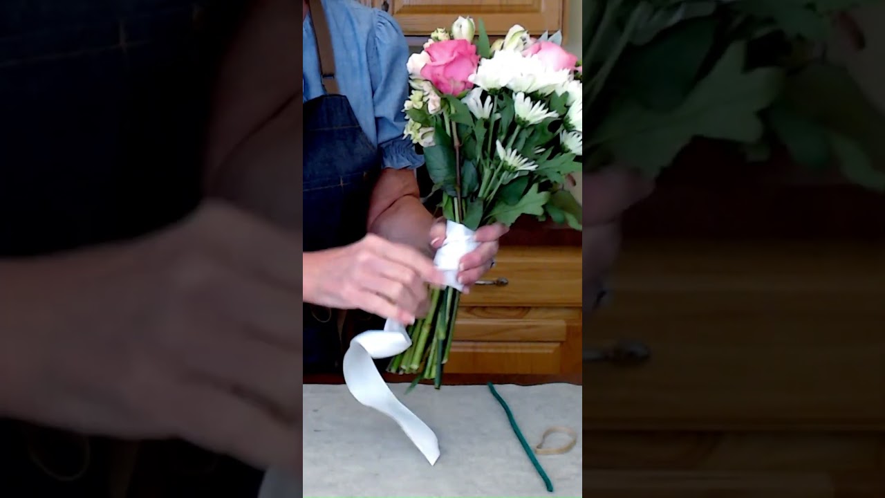 Ribbon Wrap Speedy Tutorial #floraldesign #flowers #bouquet