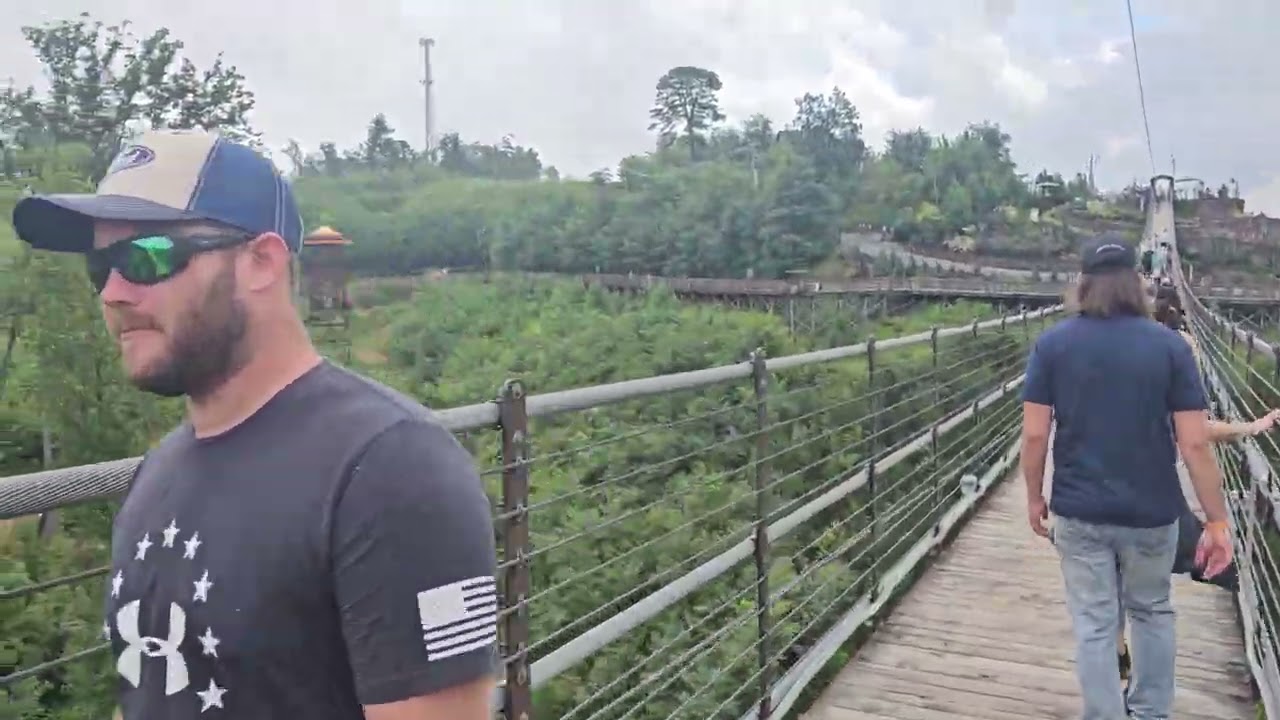 Trip Tennessee glass bridge