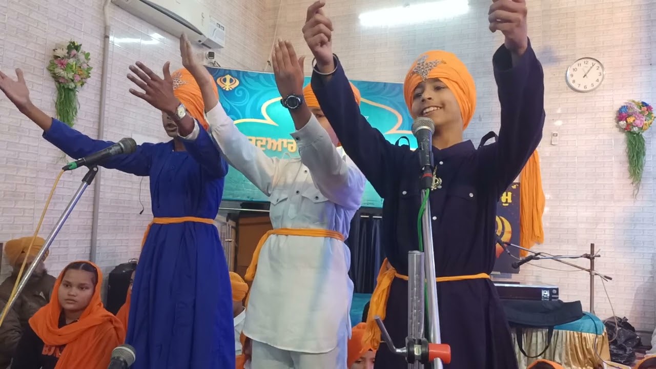 ਬੱਚਿਆਂ ਨੇ ਜੋਸ਼ ਨਾਲ ਗਾਈ ਗੁਰੂ ਗੋਬਿੰਦ ਸਿੰਘ ਜੀ ਦੀ ਪ੍ਰੇਰਣਾਦਾਇਕ ਕਵਿਤਾ#SikhHistory#Gurmatvichar#shortvideo 