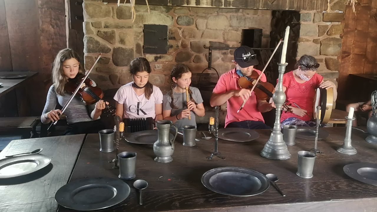 La famille LeBlanc - Acadian music with a Celtic flair!