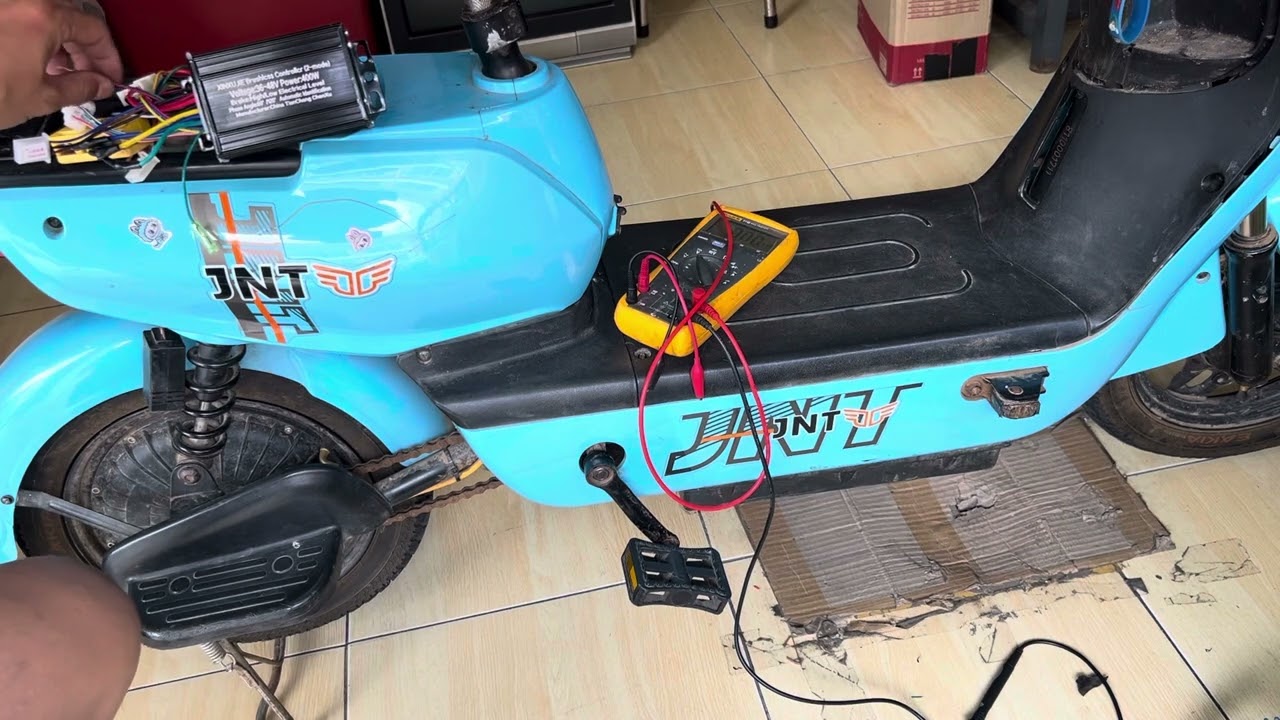 เปลี่ยนกล่องคคุมจักรยานไฟฟ้า เช็คสายคันเร่ง ลูกค้าซื้อกล่องมาเองครับ