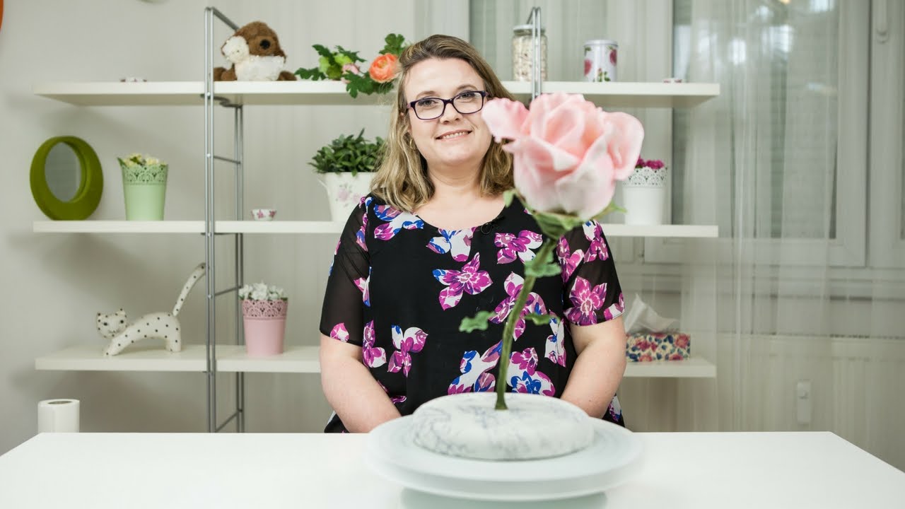 How to make a Rose Gravity Defying Cake with Yvette Marner