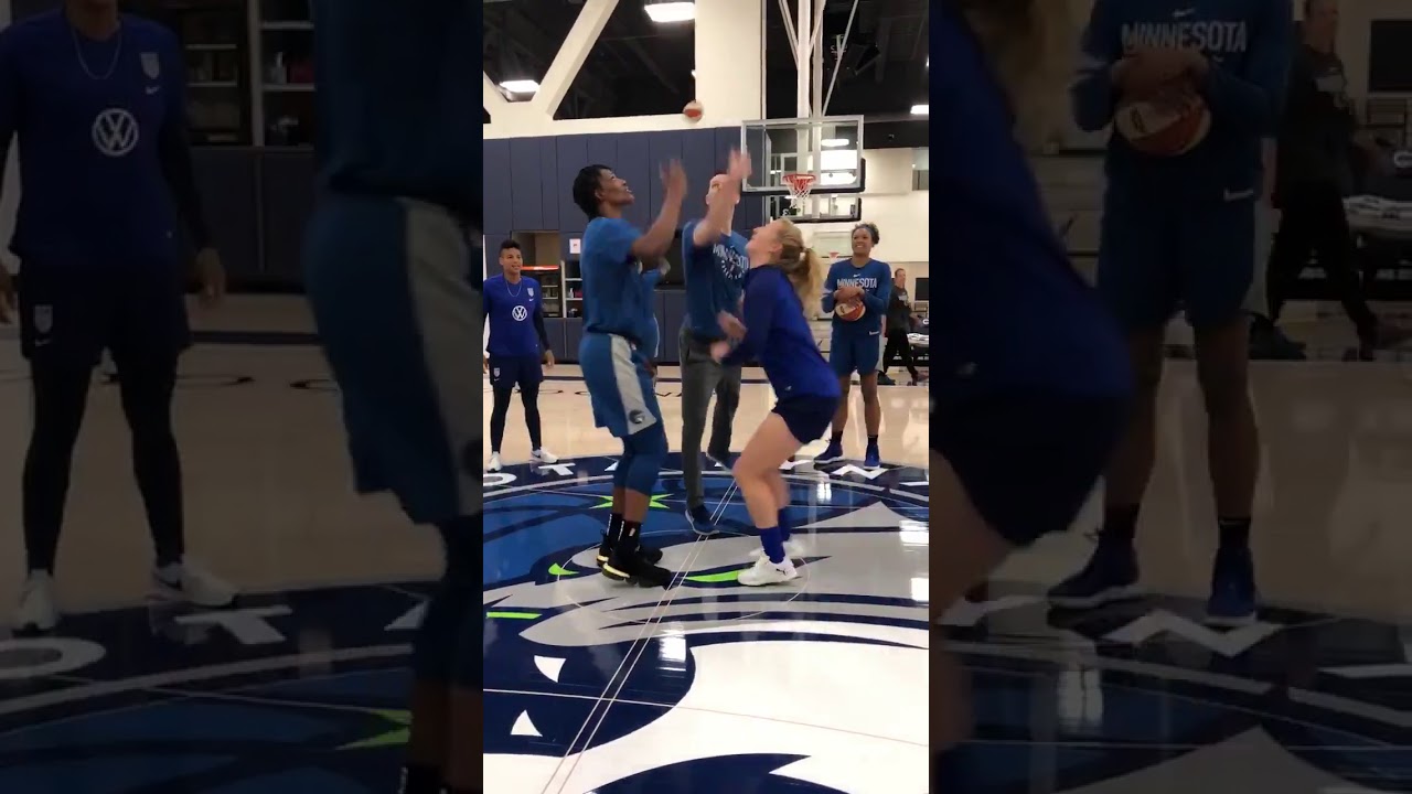 Sam Mewis vs Sylvia Fowles