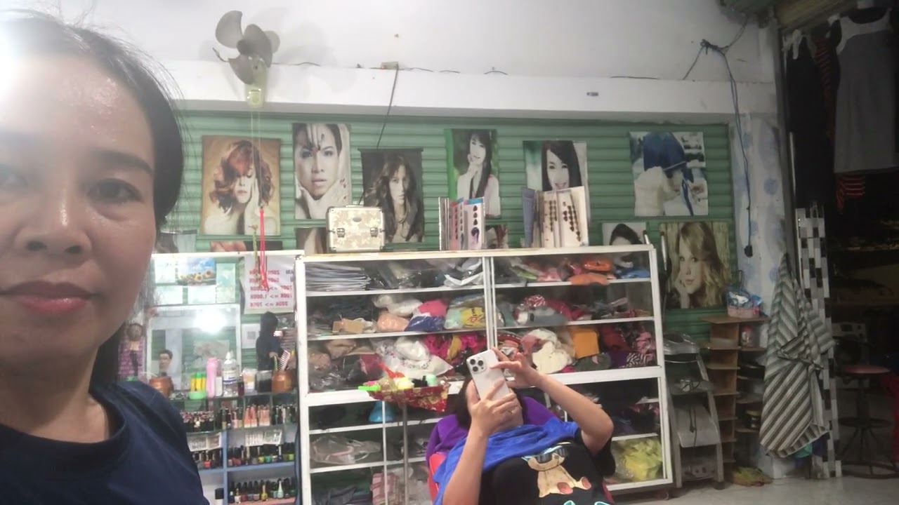 Cạo mặt lột mụn cho cô gái xinh đẹp 😍 