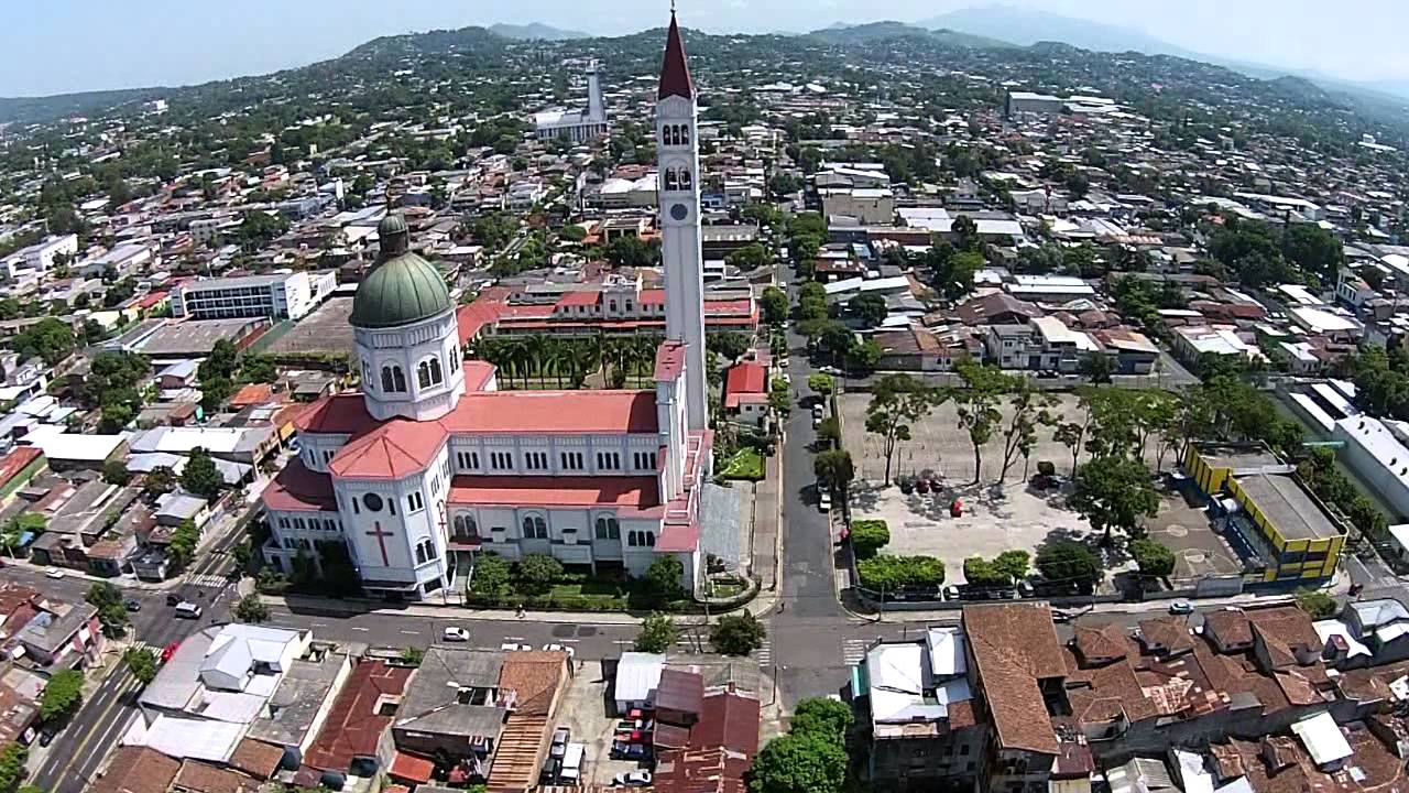 San Salvador, una vista aérea del Drone LPG