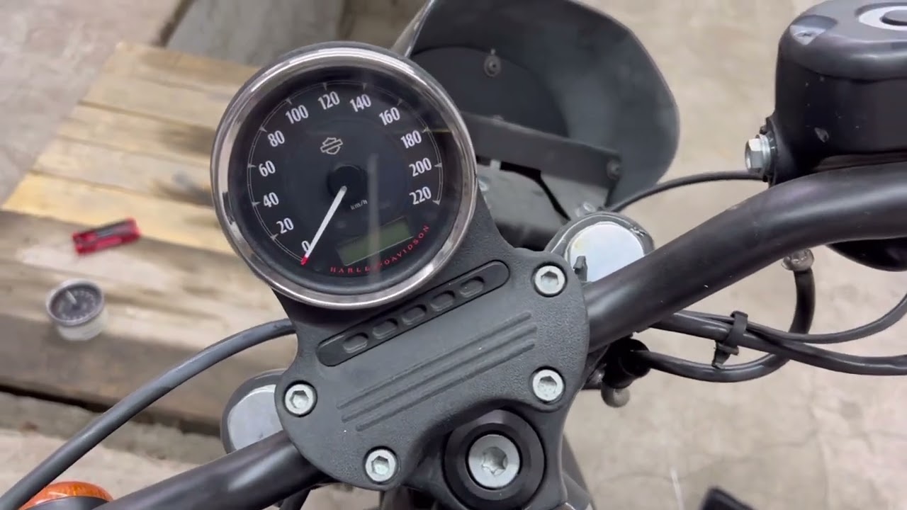 Harley Davidson XL 883 Iron how to change cluster speedometer замена спидометра мили в километрах