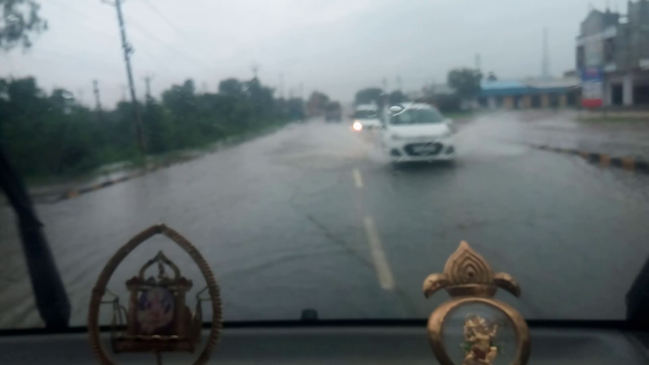 Heavy rain in Modasa Arvalli