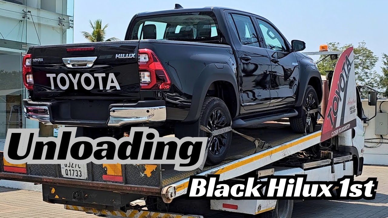 Unloading over hilux in dealership ,black edition  1st 😇