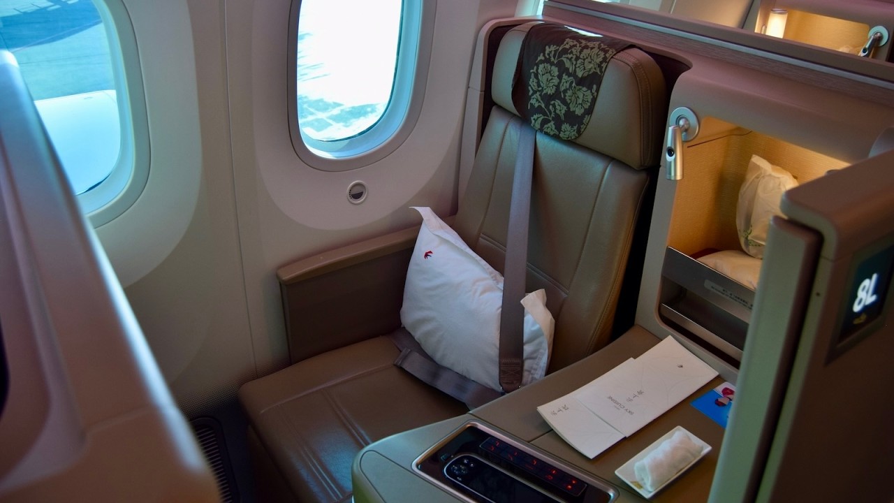 Shanghai Airlines 787 Business Budapest - Shanghai