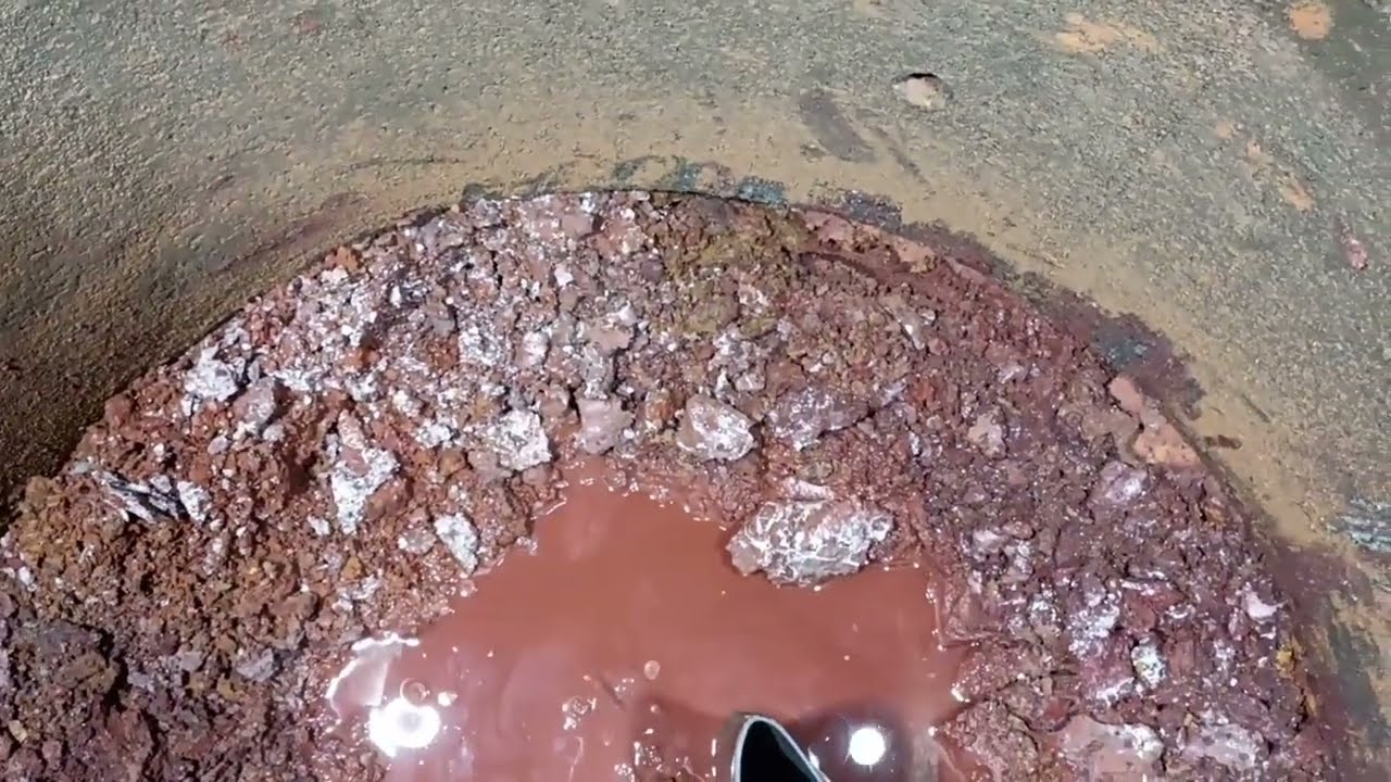 como cavar poço descendo manilha 🤔 veja