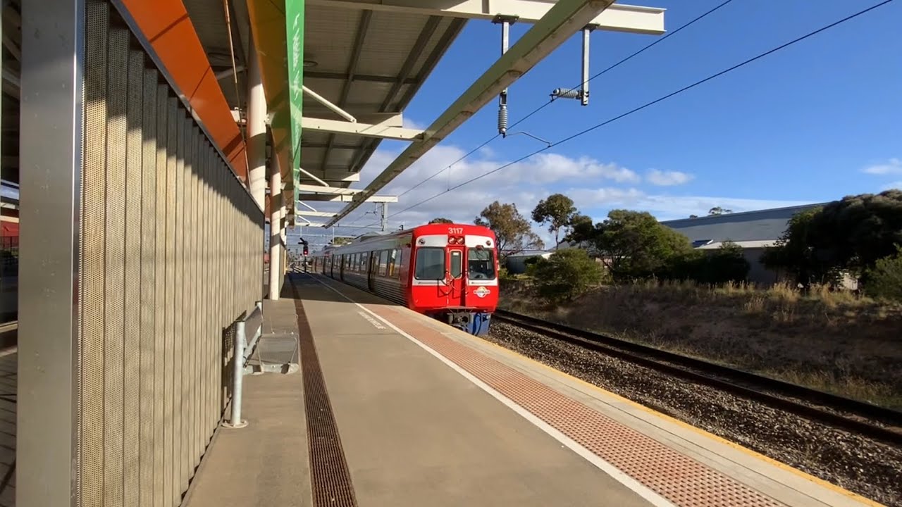 Adelaide Transport Vlog: 2 Trains At Adelaide Showground