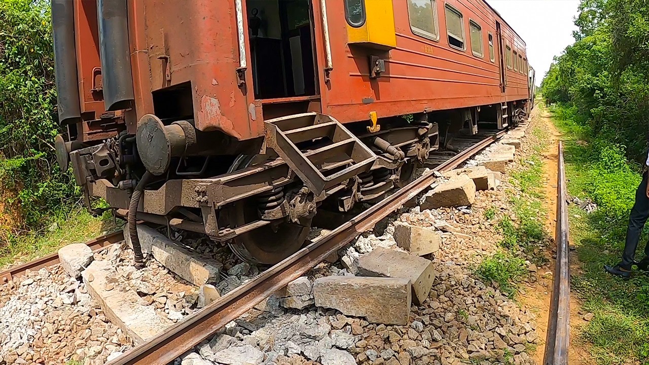oil train derailed and killed elephants  in srilanka