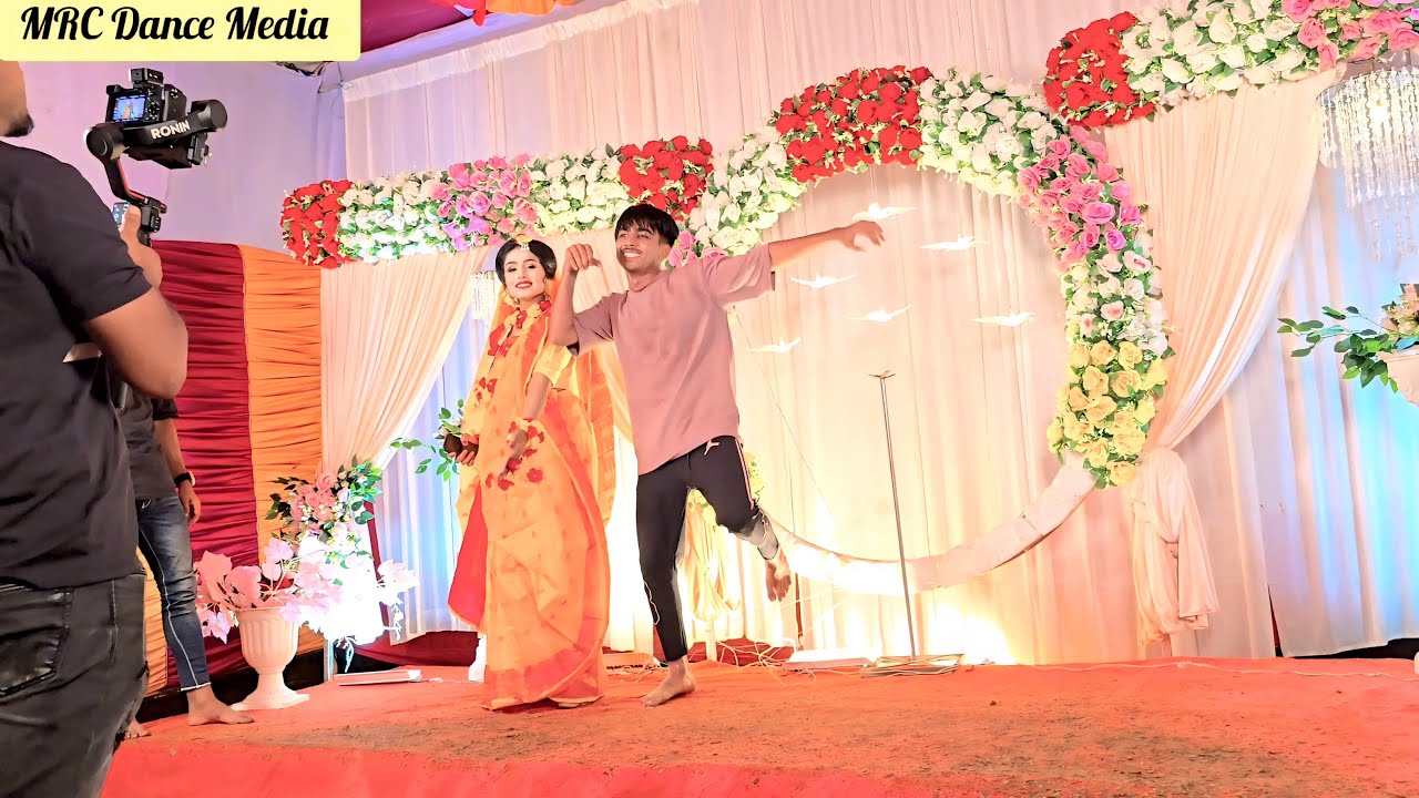 বিয়ে বাড়িতে নতুন বউরেয় ডান্স //Sahos Dile // Mrc Dance Media //Bangla Song 2024