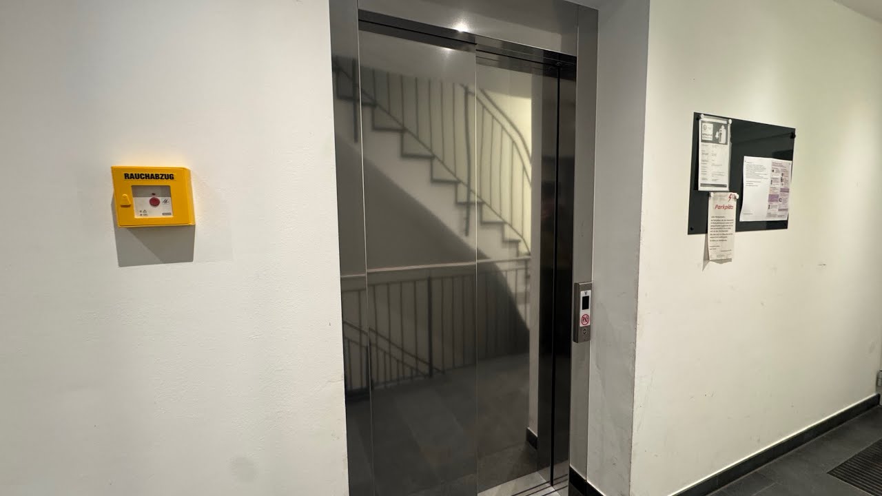 2020 RSM Aufzug in einem Wohnhaus in Unterhaching 