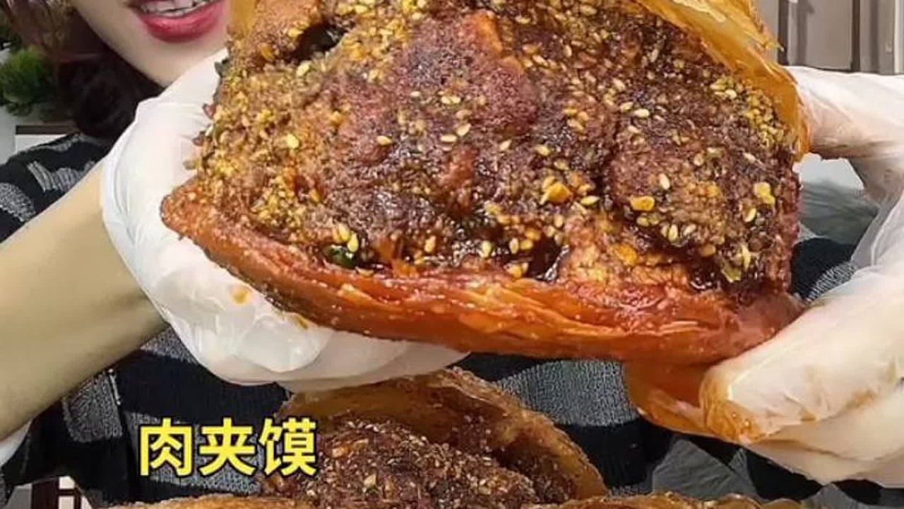 ASMR MUKBANG |香脆肉球夹，美味滋味浓。