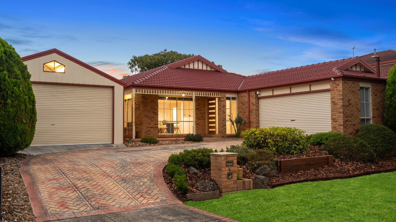6 Musgrove Crt, Narre Warren South!