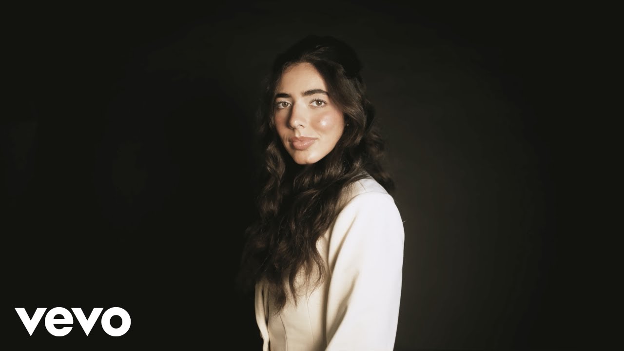 Izzy Escobar - Jackie O (Official Lyric Video)
