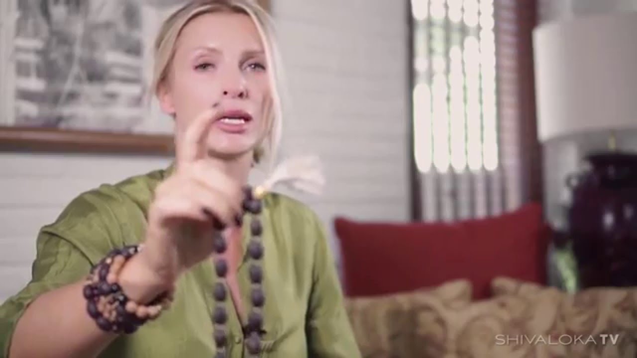 How to Use a Mala for Meditation - the Right (& Wrong) Way!