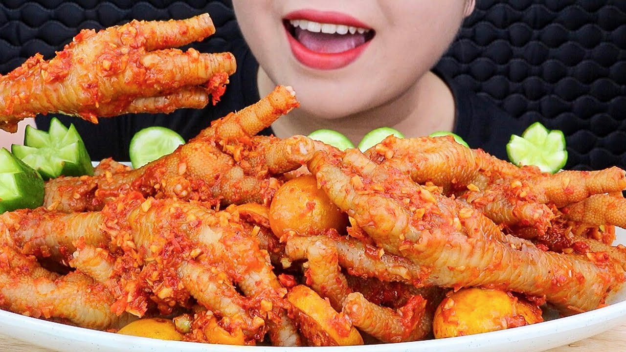ASMR SPICY CHICKEN FEET AND THAI SAUCE. ĂN CHÂN GÀ SỐT THÁI SIÊU CAY. CRUNCHY SOUNDS. MAI ASMR