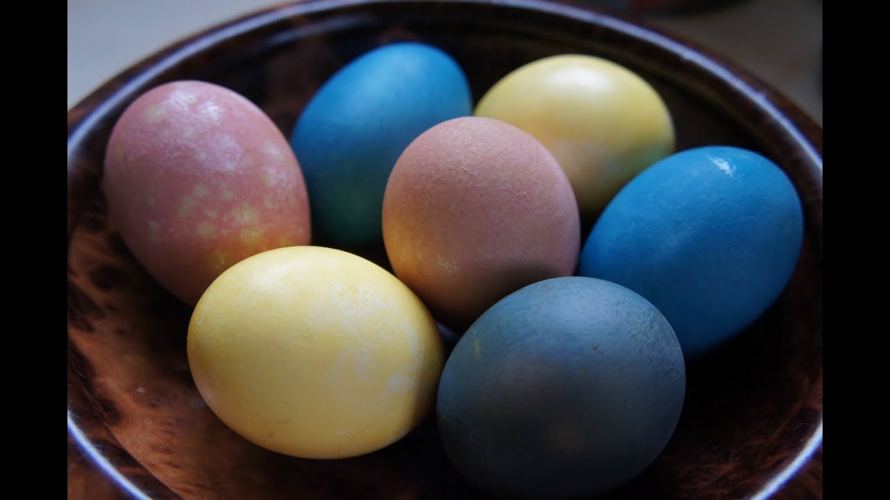 How to Dye Eggs Naturally