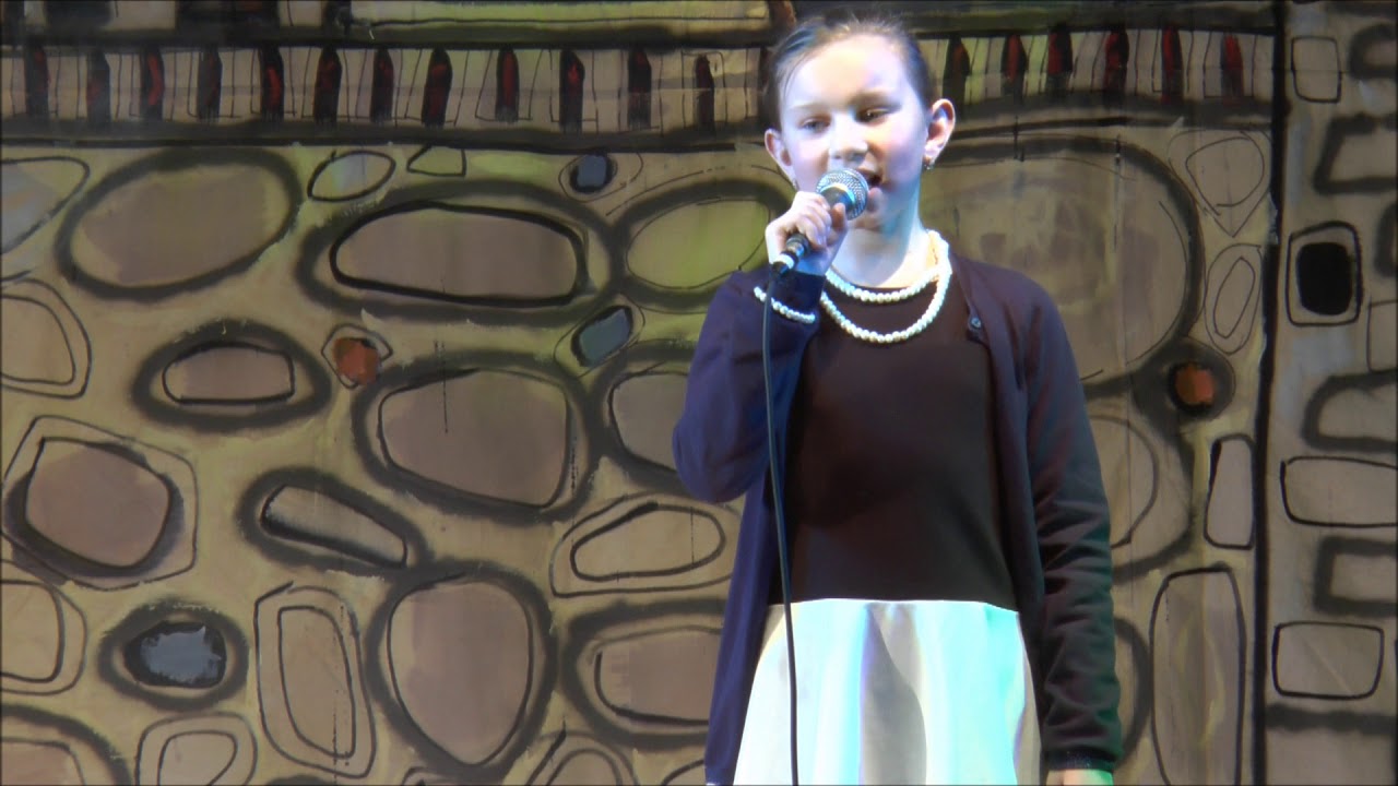 Julia Derewlany w piosence Adijo Pomidory Terepaczk&oacute;w 2018 cover
