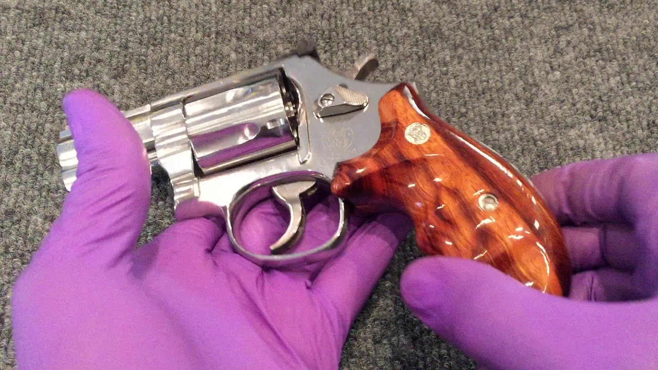 S&W 686 6 Plus w/ 2 5 Inch Barrel:  Polished and New Stocks