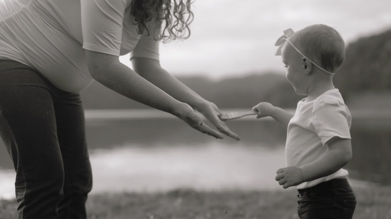 Paint Gender Reveal with Big Sister | The Reynolds Family