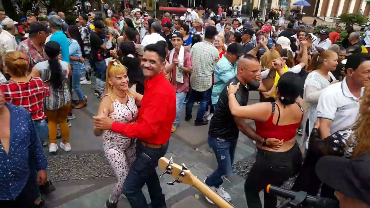 el chiquito ,los fuertes de la parranda