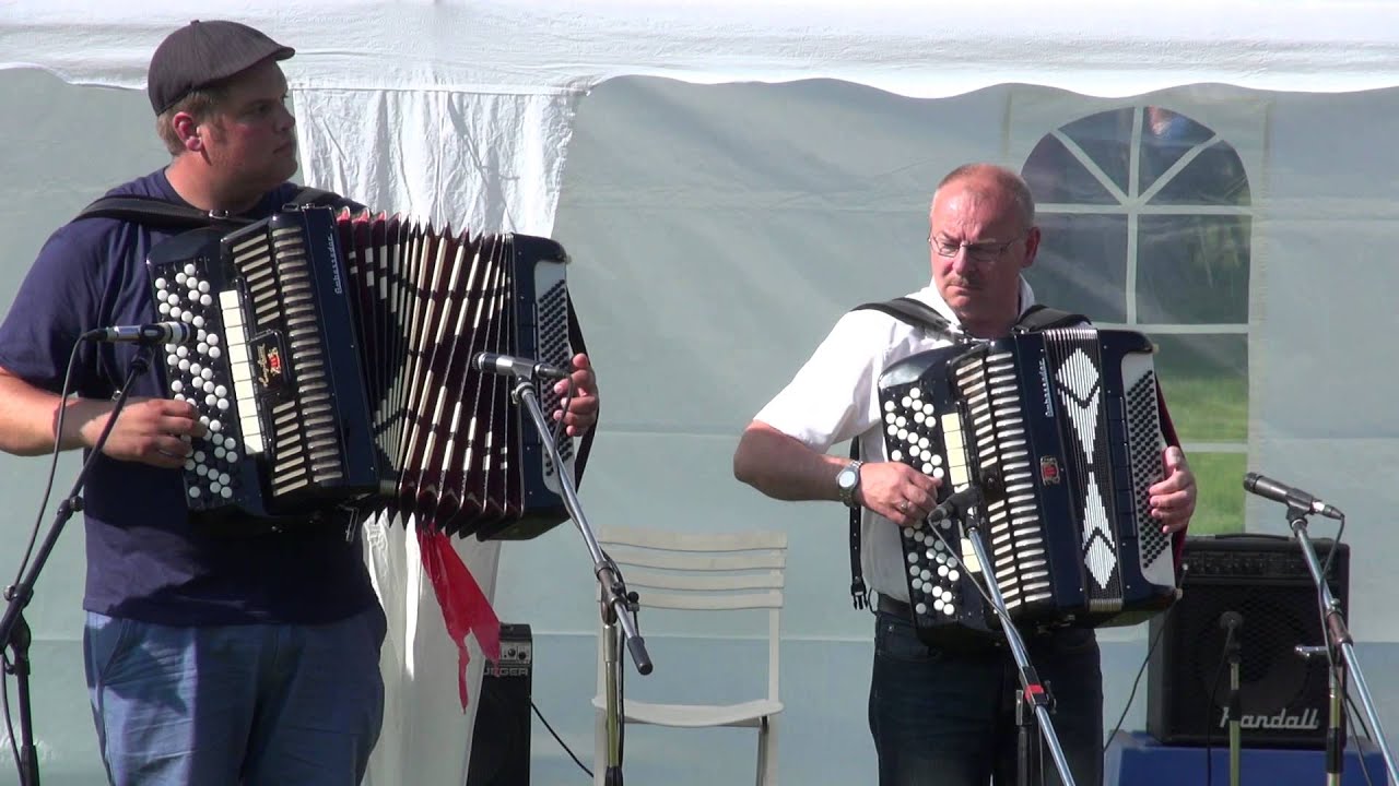 Tore Svendsberget & Jo Fredrik Öiamo performing 