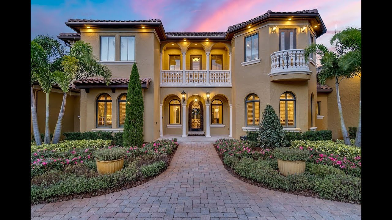 Inviting Custom Home in Windermere, Florida | Sotheby's International Realty