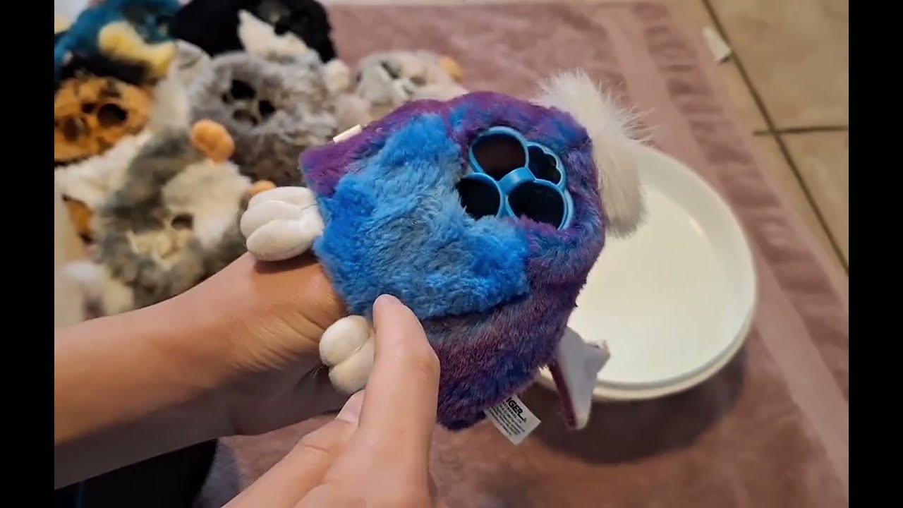 How To Furby: Washing / Cleaning Your 1998 Furby Skins! (Pt.1)